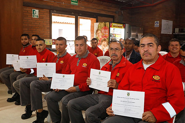 SENA y TCC cualifican el talento humano de 398 colombianos