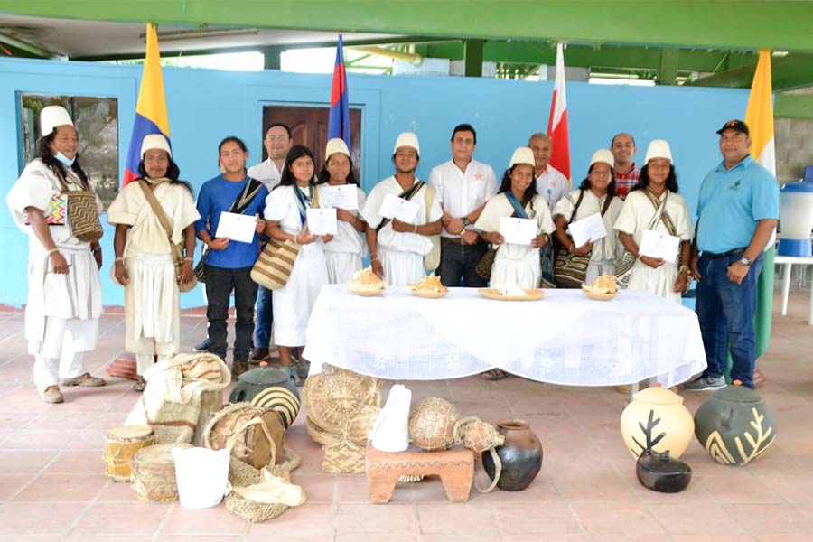 Imagen sobre la certificación que hizó el SENA a miembros de la comunidad arhuaca