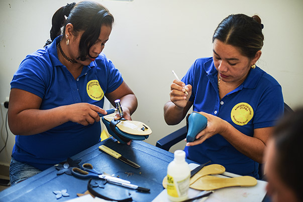 Etnias indígenas crean emprendimiento con artesanías