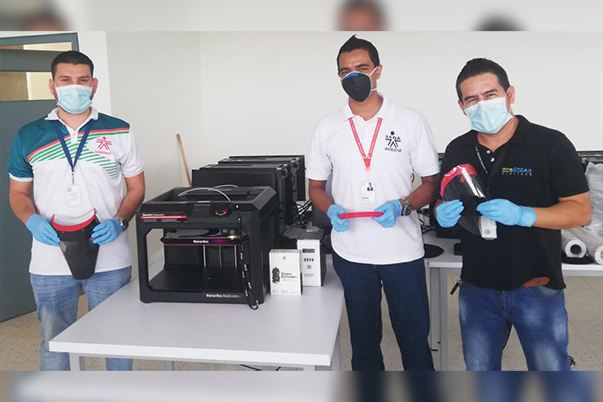 El SENA Guaviare donó protectores faciales y tapabocas al personal del Hospital Departamental