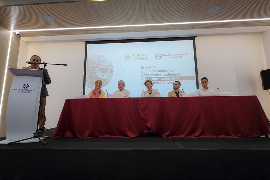 El director general del SENA, Jorge Londoño, participó en el evento de socialización del convenio por la innovación, que se real
