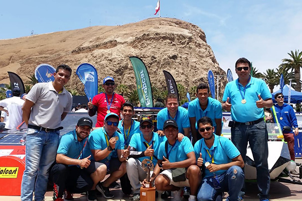 Equipo SENA, campeón de la categoría hibrida, en el desierto de Atacama