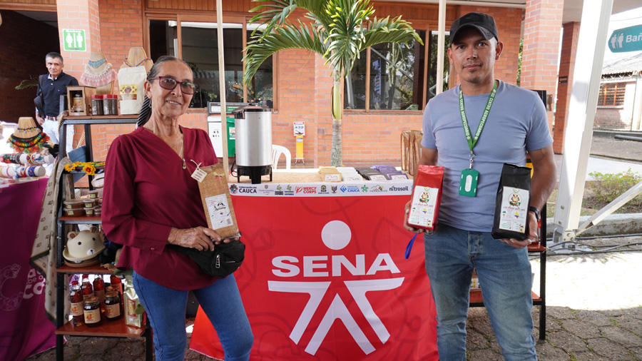 Emprendedores caucanos con venta de café