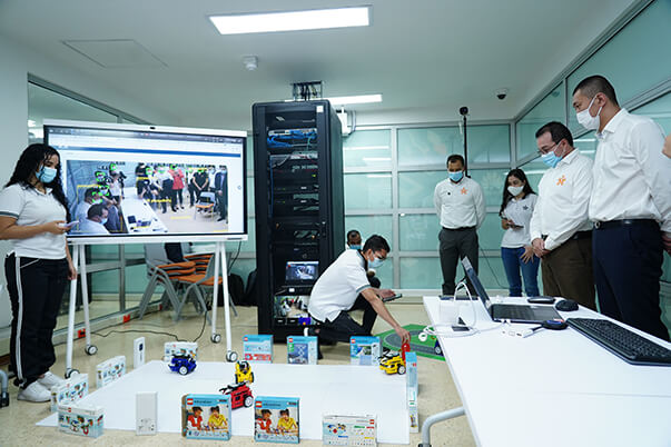 El laboratorio de Inteligencia Artificial fue ejecutado por medio de un convenio marco firmado entre el SENA y Huawei 