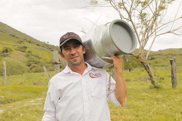 Ricardo Cardoso, creador de Agropecuaria El Madroño, que gracias al apoyo del Fondo Emprender 